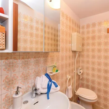 Two-bedroom In Desenzano D.garda *