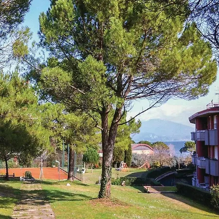 Two-bedroom In Desenzano D.garda *